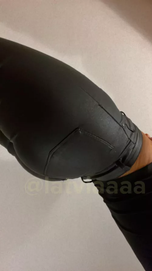 wouldyou spank my fat ass?