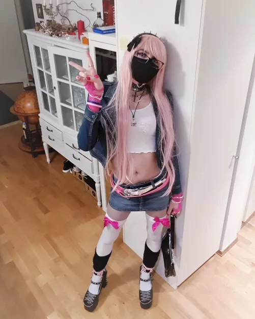 Y2K outfit I made the other day, what do you think ?