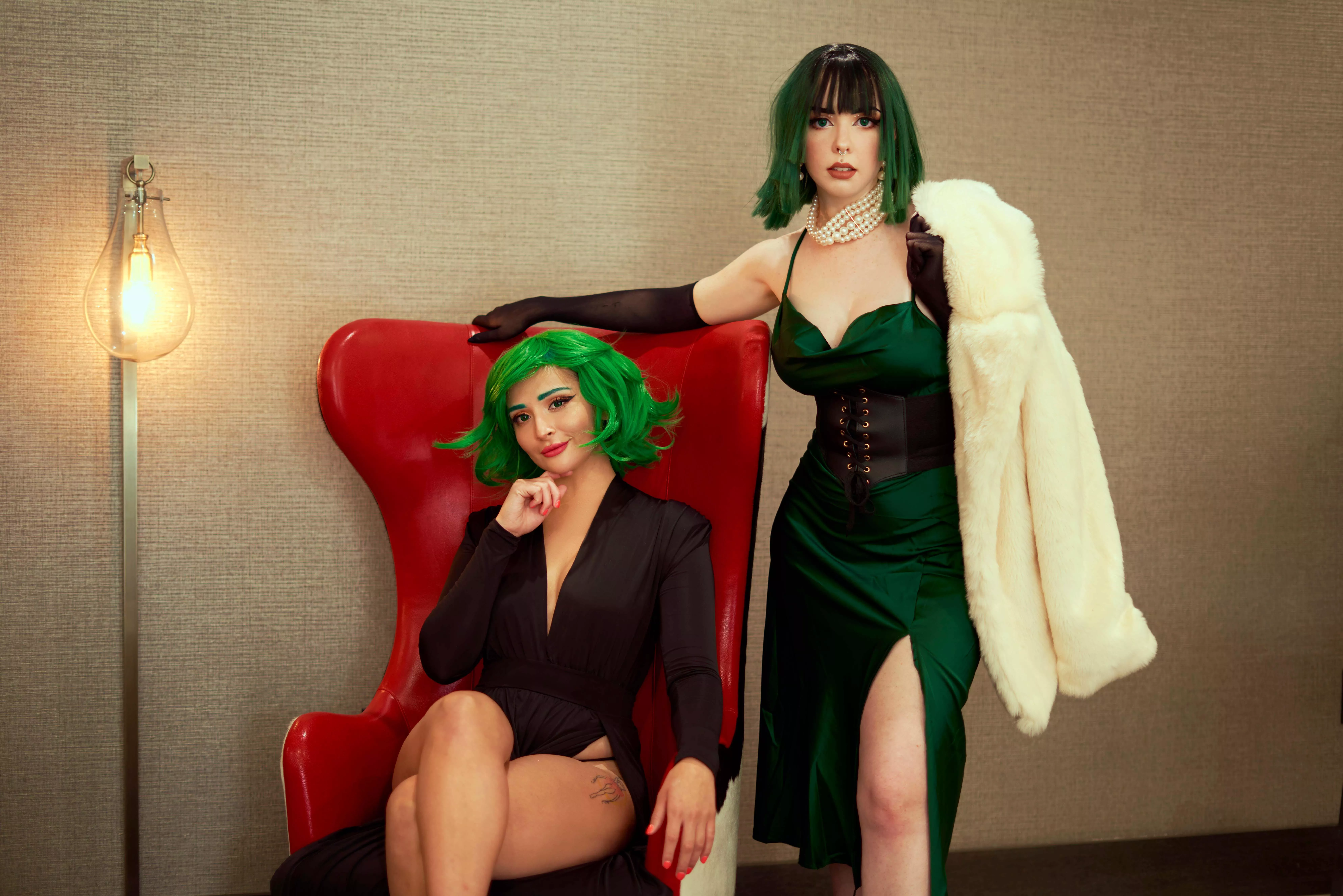 Yeoshincosplay as Tatsumaki and Fubuki from opm