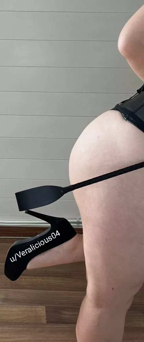 You just can watch my hot ass while you lick my sole clean