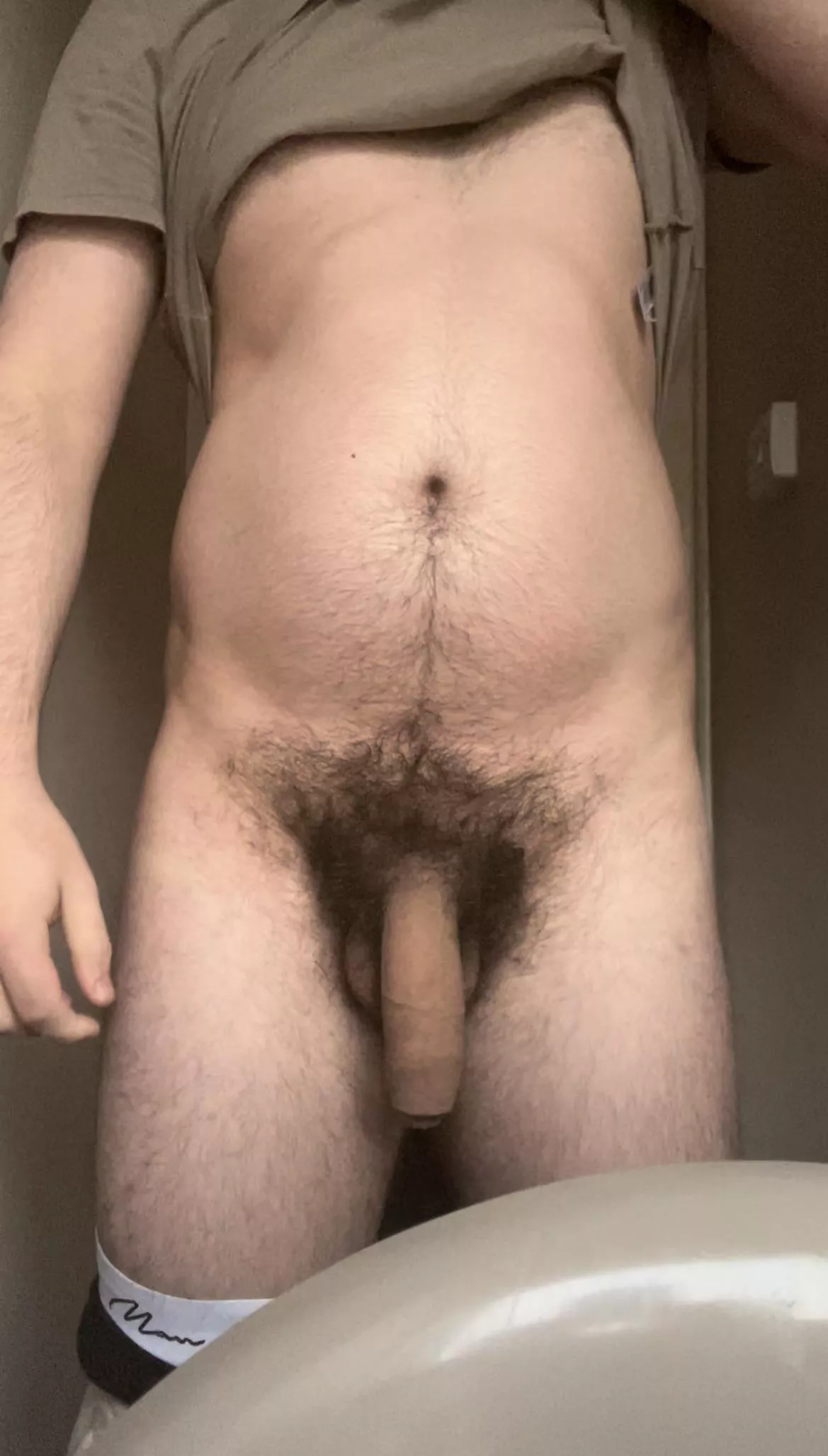 24 yrs old. Big cock. 6ft3. Dms open 😈💪🏼