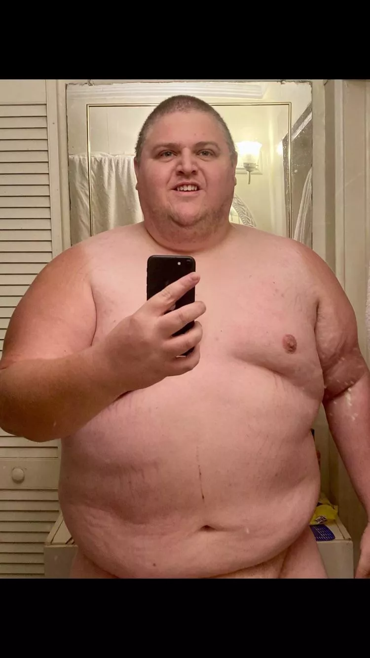 34. Any boys got love for the big chubby daddy’s?