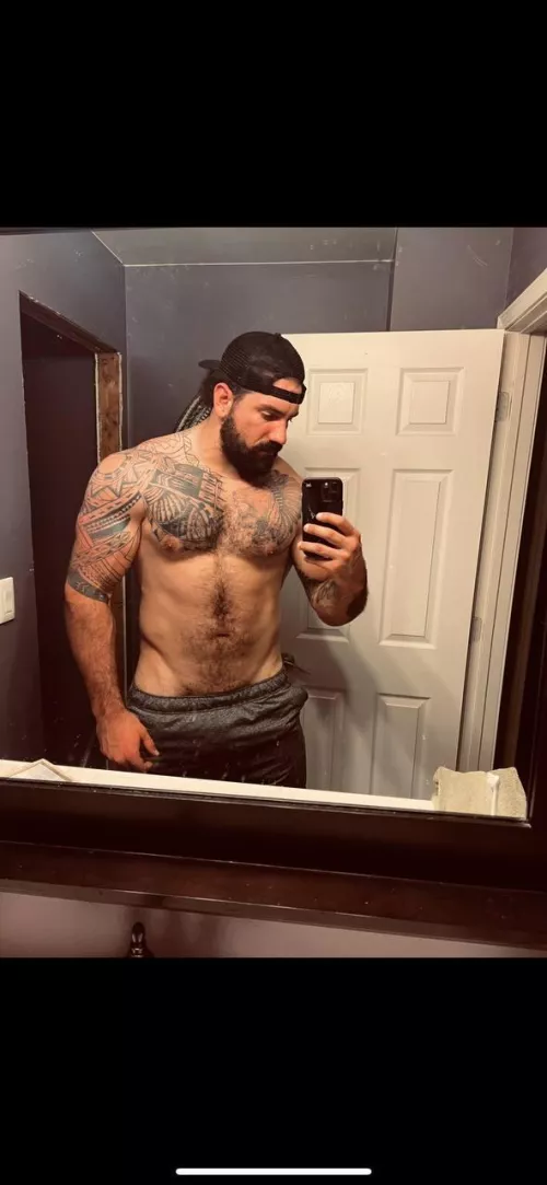 After being obese, I have already managed to lose a few kilos, do you think I look good?