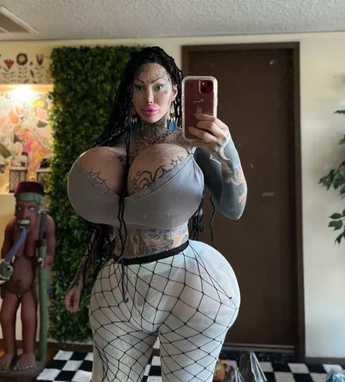 Ass So Phat you can see it from the Front 🥰😍❤❤❤❤