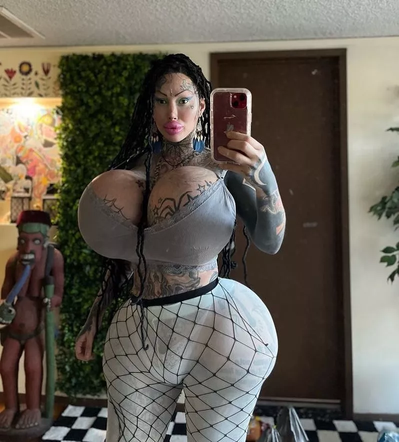 Ass So Phat you can see it from the Front 🥰😍❤❤❤❤