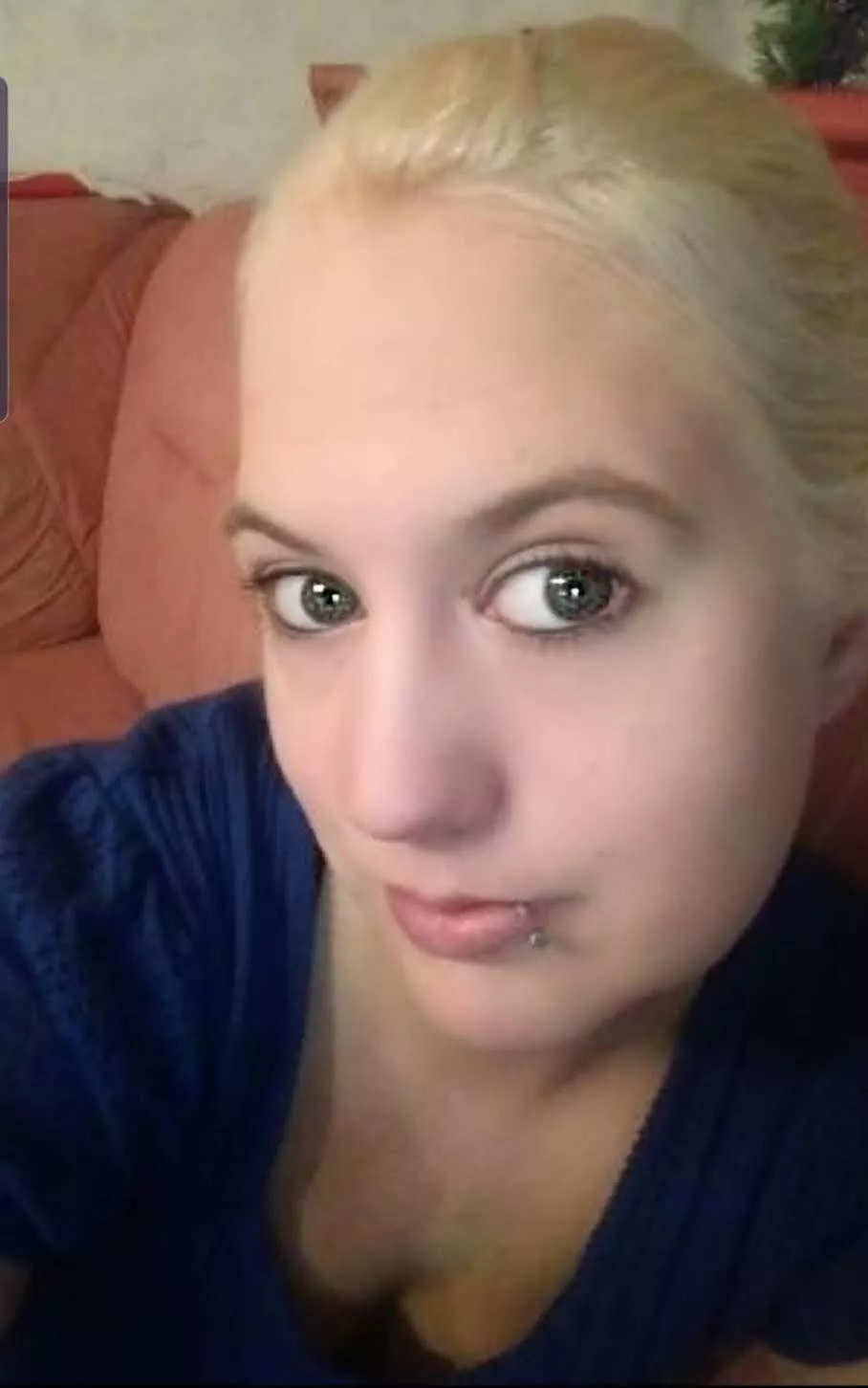 At home i wear no bra 😊