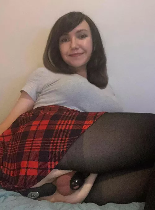 Bound this bussy daddy! Feminize me further and call me Kendall!