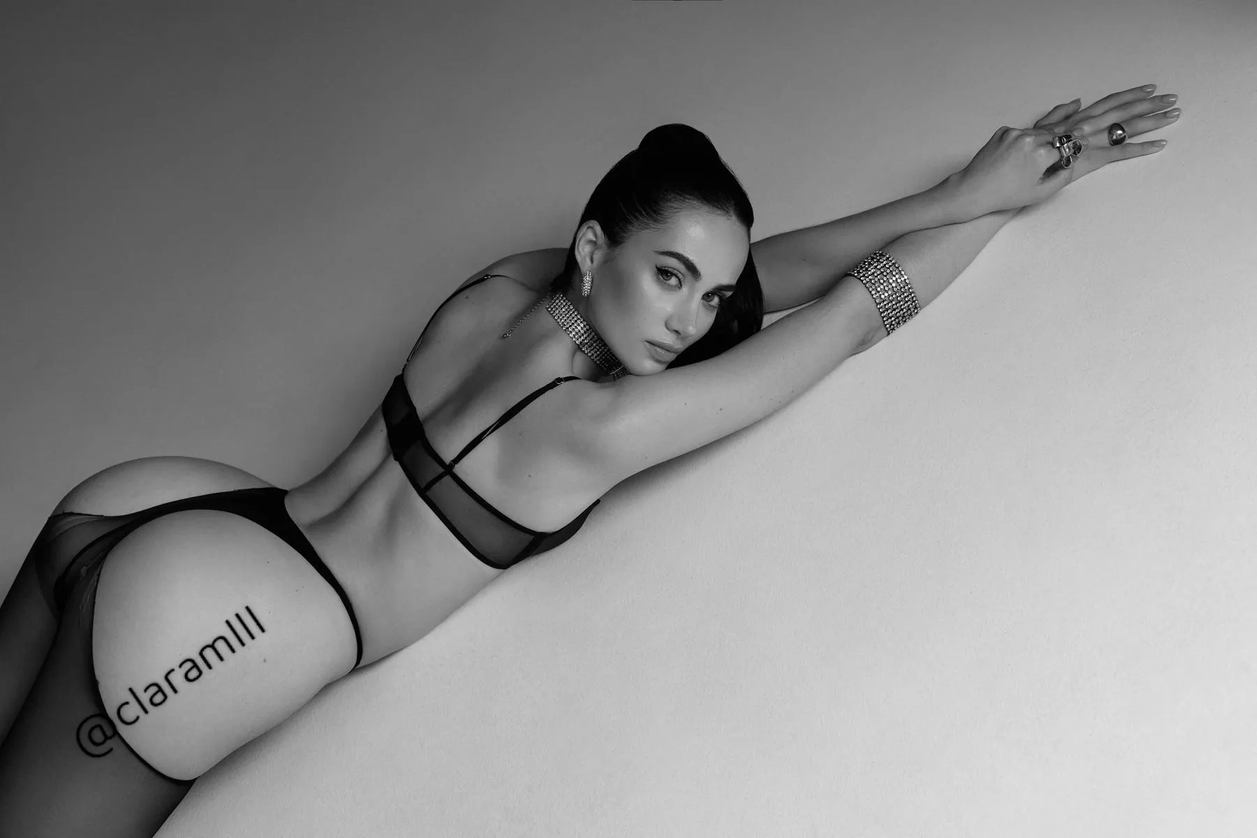 Clara (@claramlll) [Instagram]