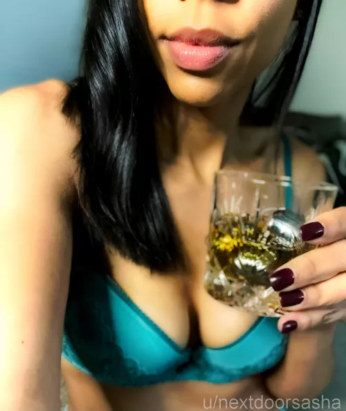 Come have a drink (f)