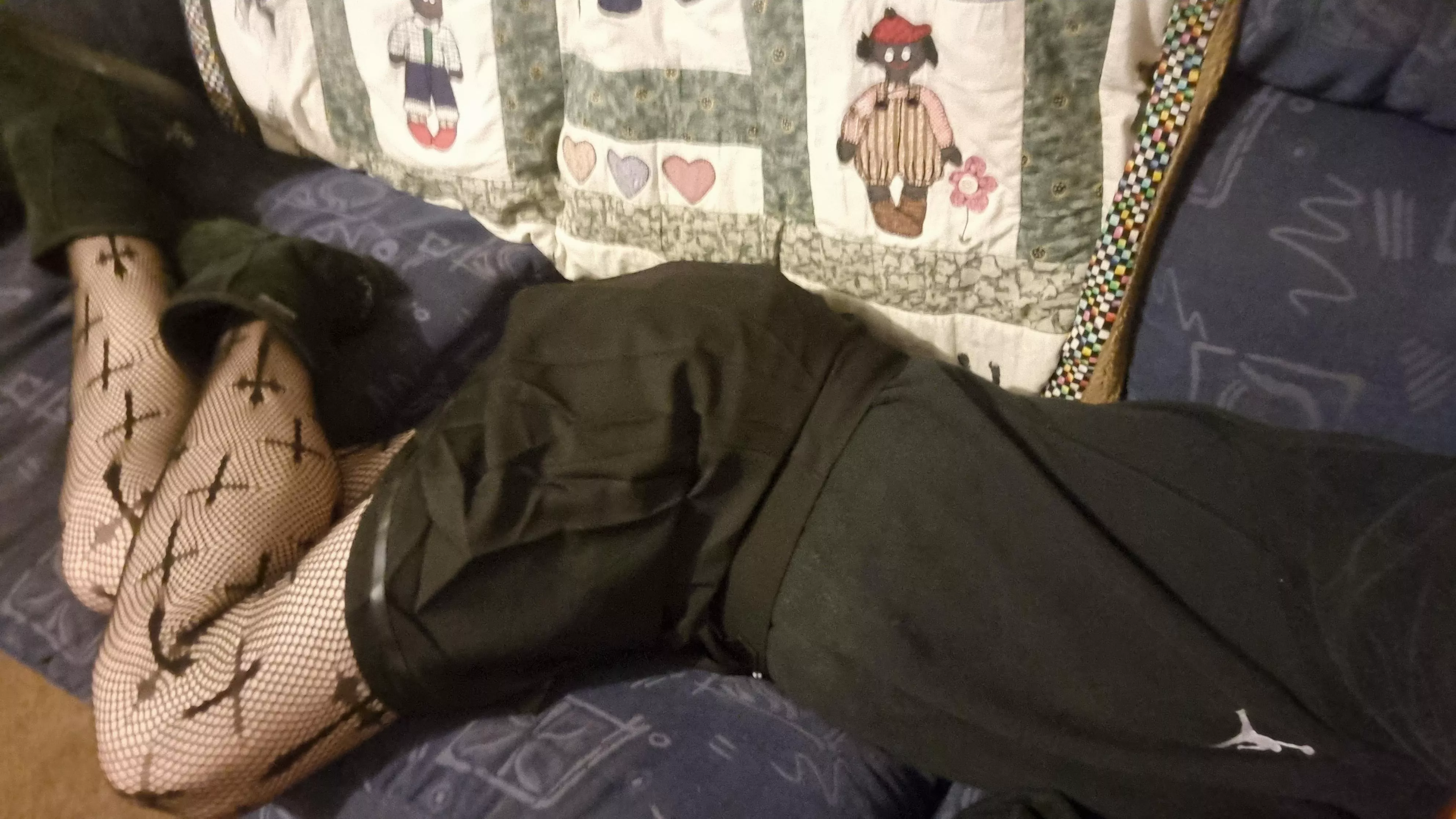 Comfy time. Can I be little spoon?