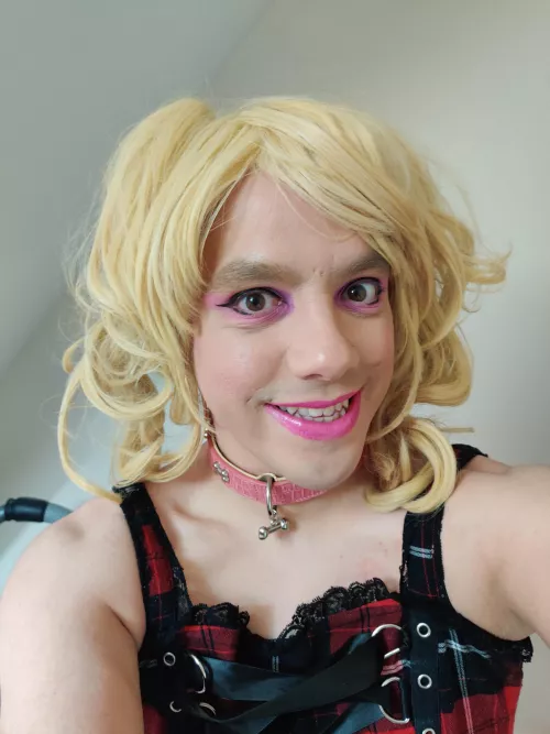 Doesn't this dumb face look fuckable until there's nothing in my brain but sissy thoughts?