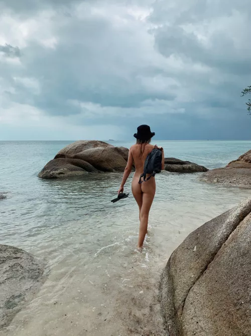 [F]ollow me to the rabbit hole 🕳️