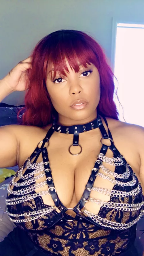 Gorgeous in Leather 🥰