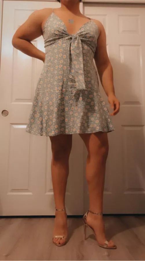 got myself a new dress and heels for a future brunch with the girls. how do you like it?✨🙈