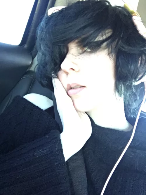 Happy thanks giving from this apparently vampiric femboy, I hope you all got to dress however you wanted but I’m sure some of you didn’t.