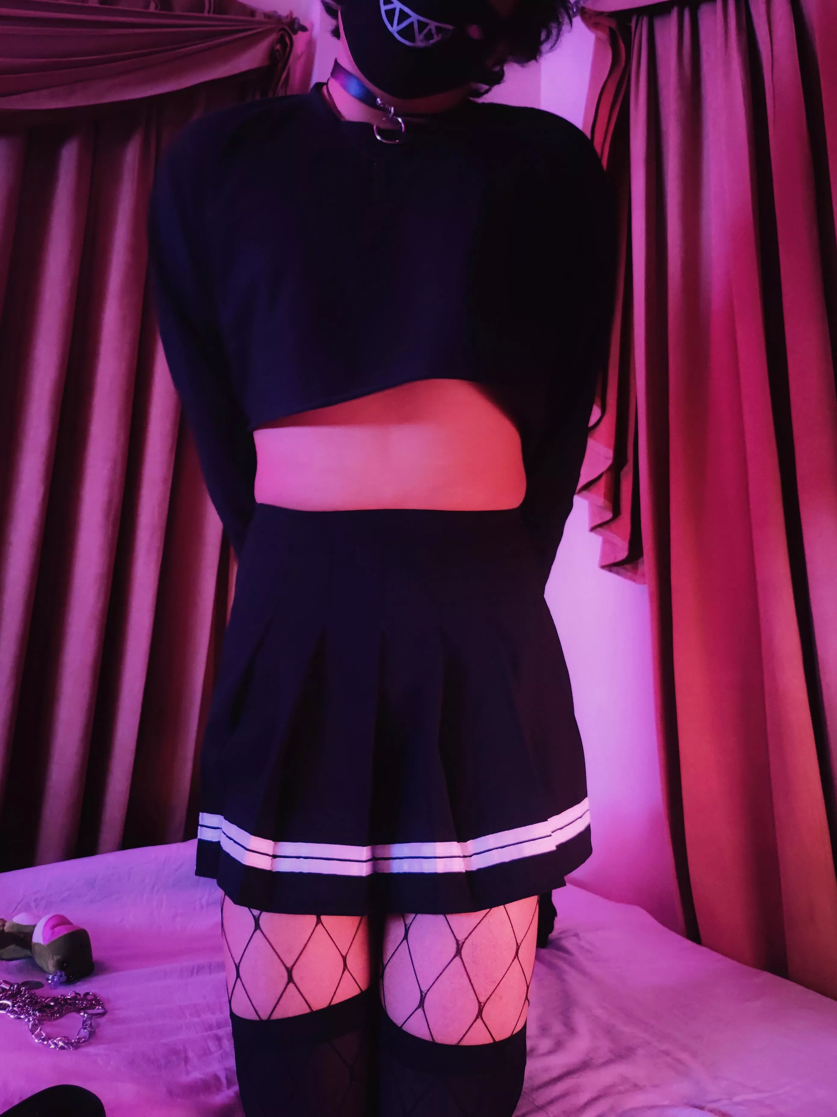 here again to show off my pretty skirt, what do you think? UWU