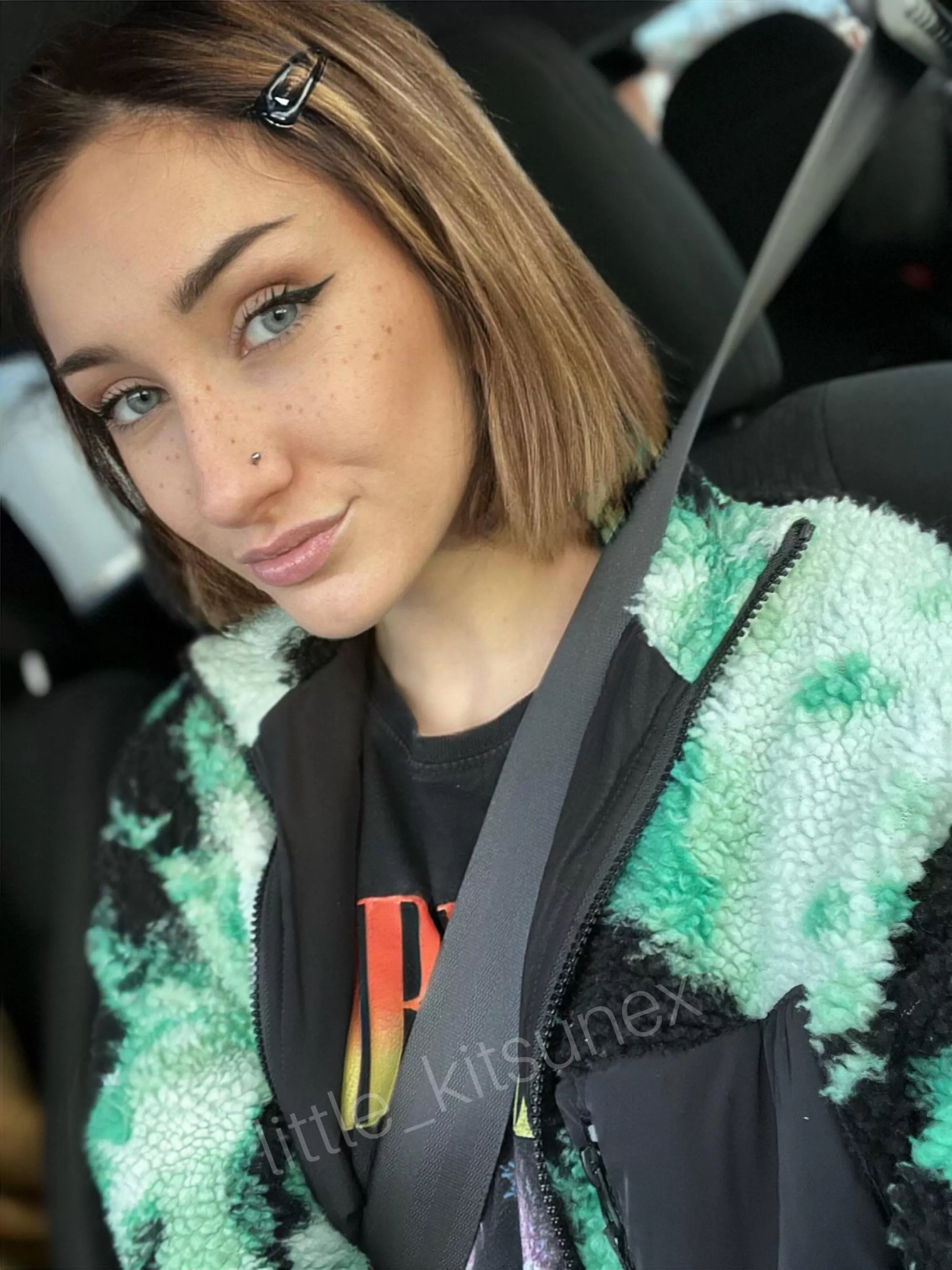 Hope you all have an amazing day, whether you celebrate or not! ❤️ [f]