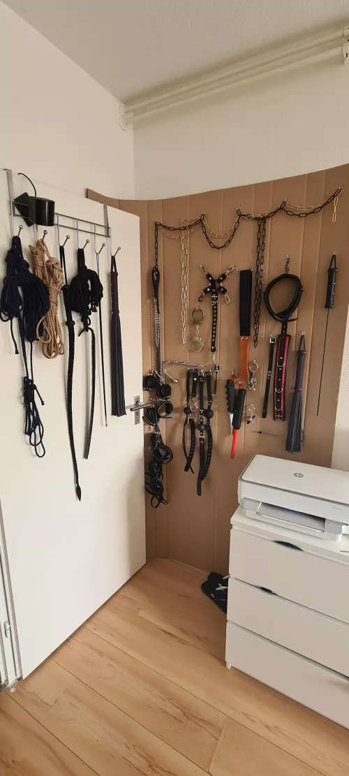 I found a way to reuse old packaging and some hooks, still debating the color to paint it with tho