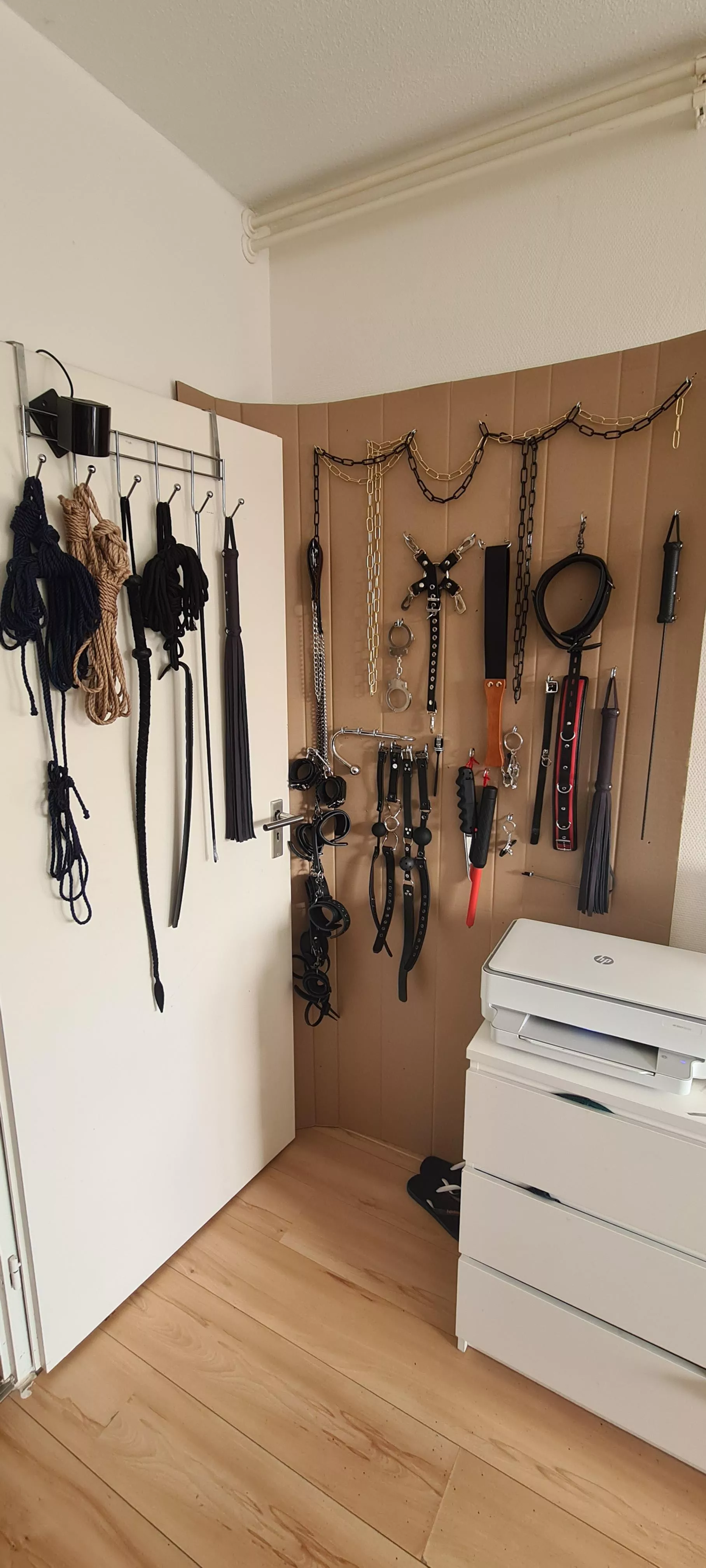 I found a way to reuse old packaging and some hooks, still debating the color to paint it with tho