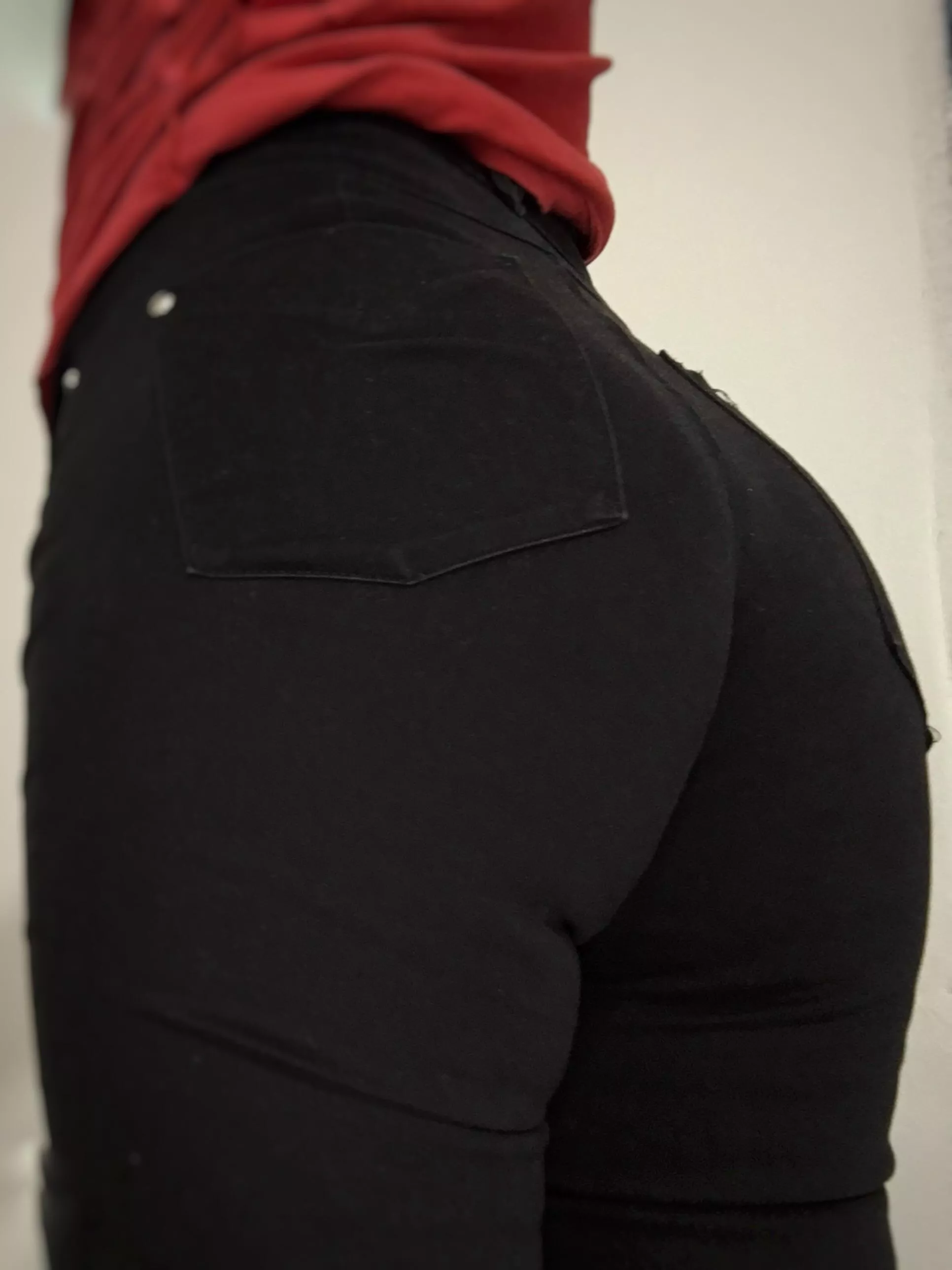 I love my jeans to the body