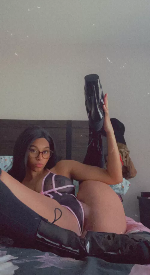 I really want to do a ball busting session 😭😭😭