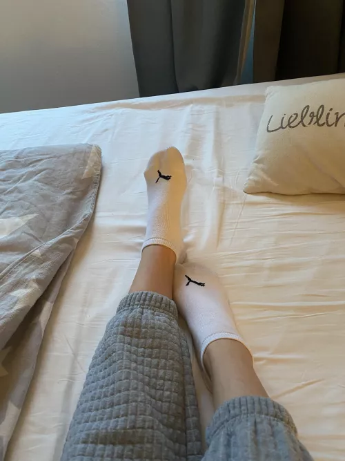 I want you to undress these socks with your mouth 😈