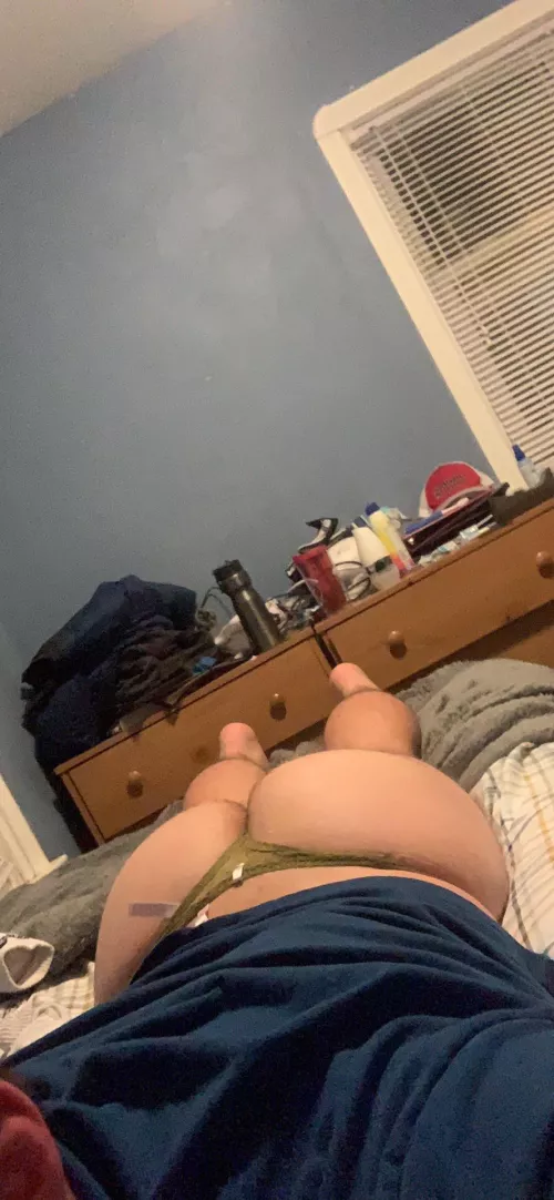 I wish I was the one being stuffed today by a big black cock🤪