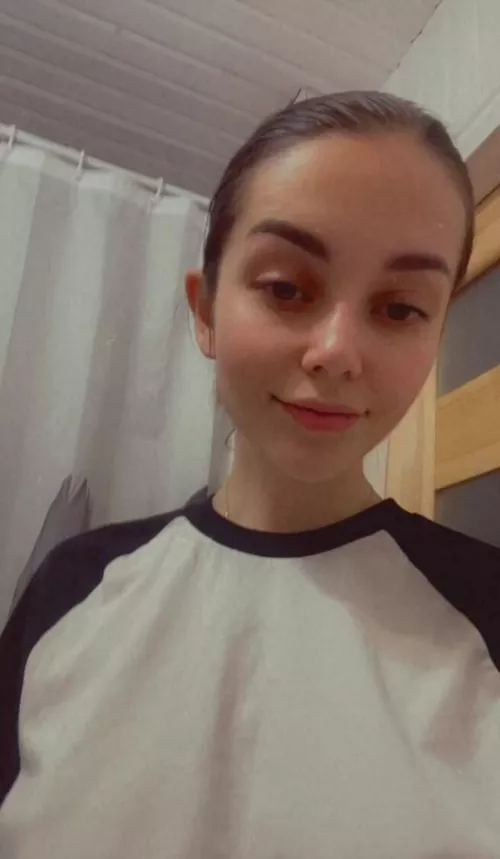 ⬆️ if you want to see me completely naked 🙈