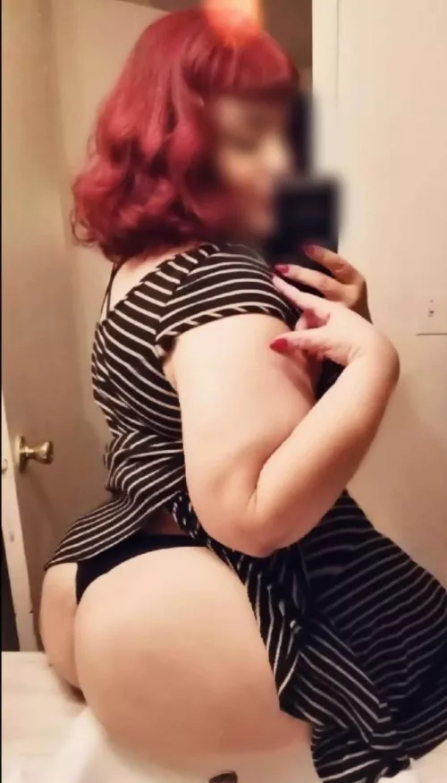 In need of some extra hands to help massage my wife's juicy ass