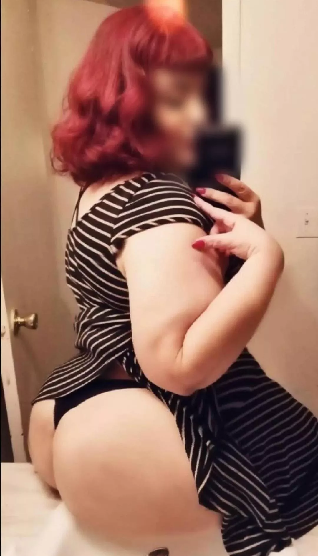 In need of some extra hands to help massage my wife's juicy ass