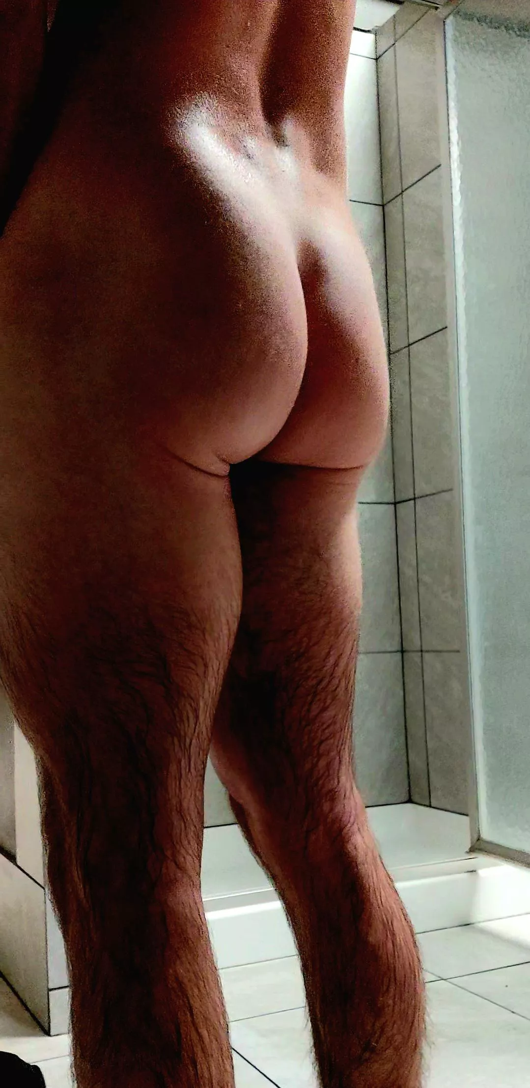 I've been convinced to share one last photo... I hope everyone here likes it. Be honest and let me know in the comments. 🙃