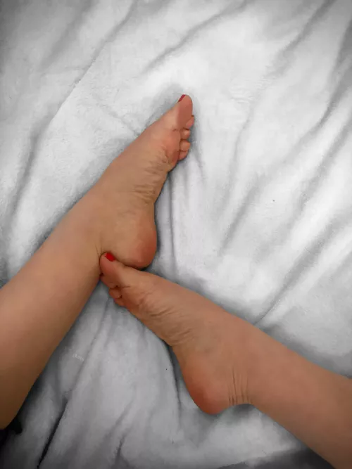 I’ve been told they’re feet of an angel 😏🤤👉🏻👈🏻😘🥵