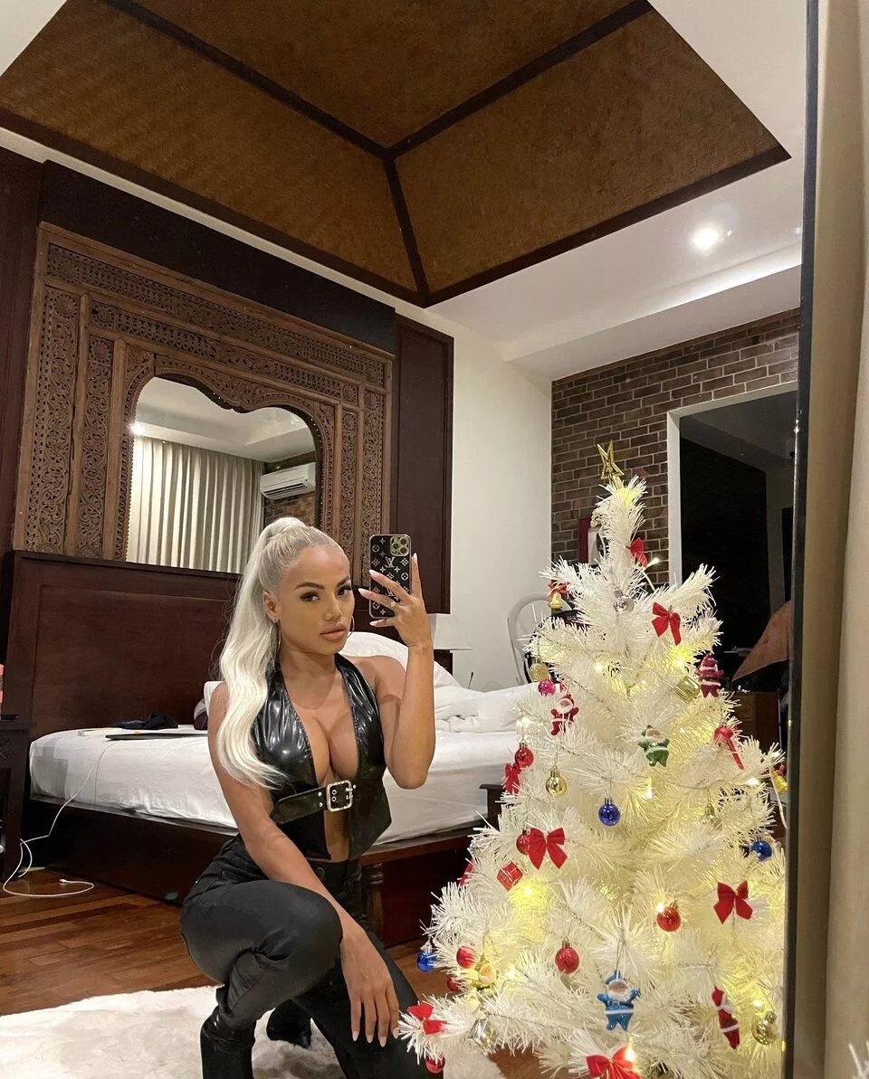 I've been waiting for you to cum message me on my Exclusive VIP Page.