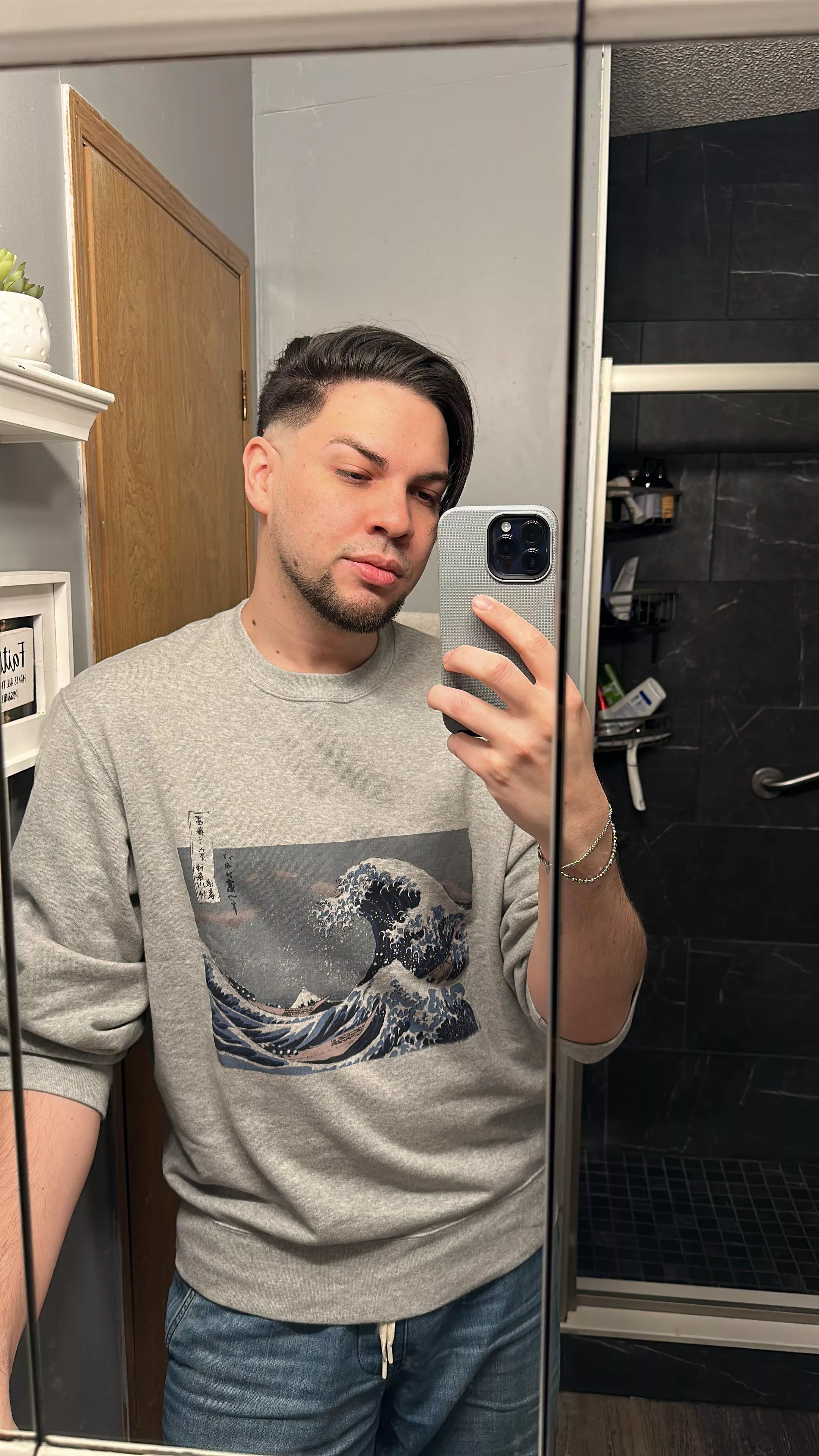 League/Overwatch? Need fun friends to game and chill with 😌