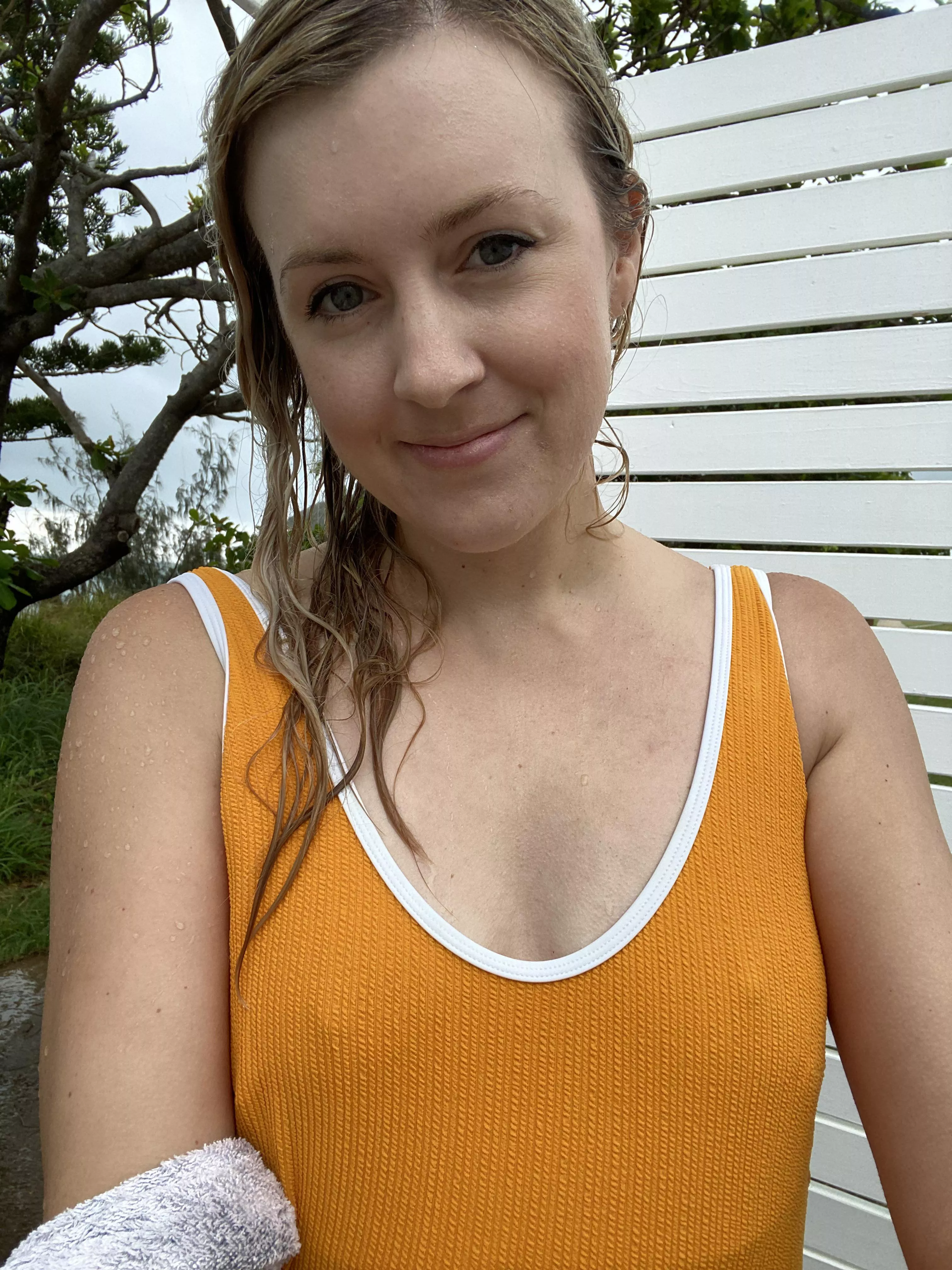 Looking for a volunteer to help dry me off 😋