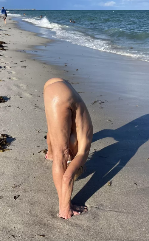 Love practicing in the beach 💕