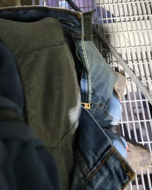 [m] wouldn't you like to see underneath???