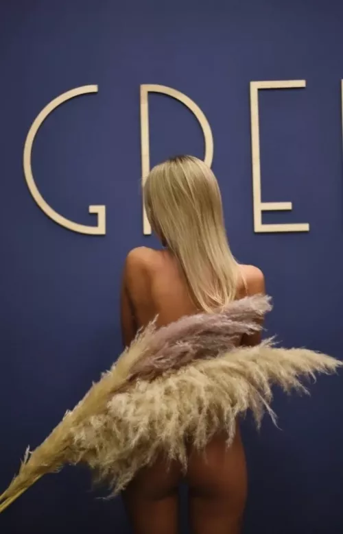 My sweet ass needs an experienced sex educator 😏