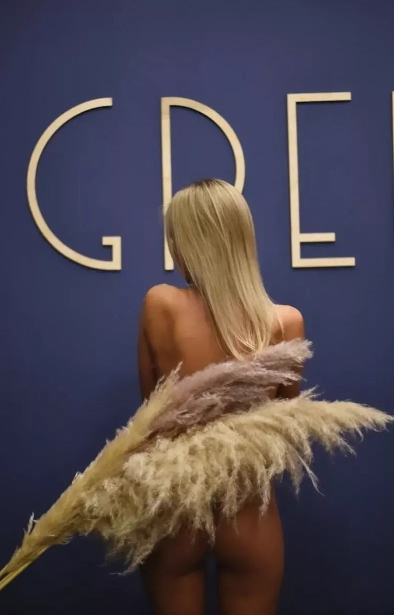 My sweet ass needs an experienced sex educator 😏