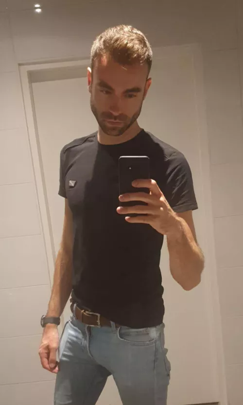 not another bathroomselfie