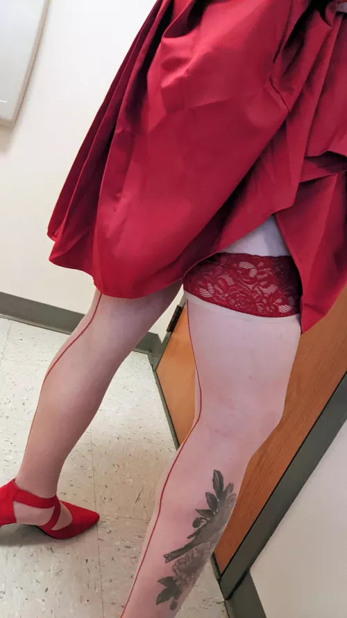 perfectly innocent little red peek. 🍒😘