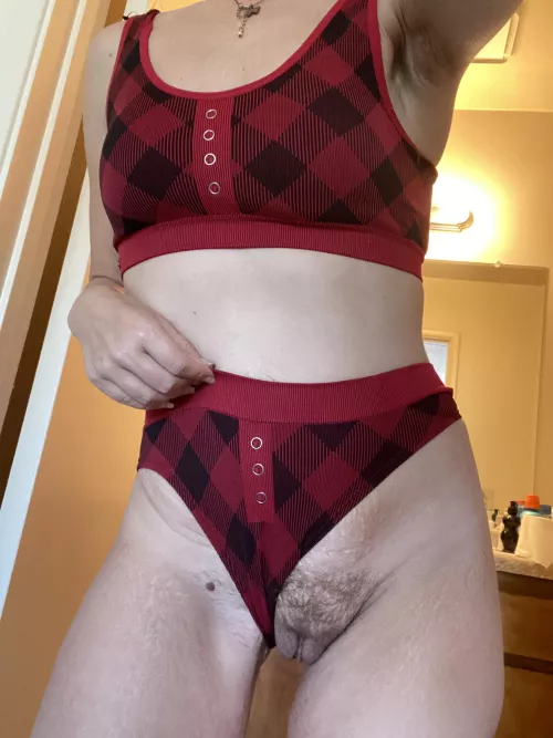 Phat hairy kitty fell out of my panties
