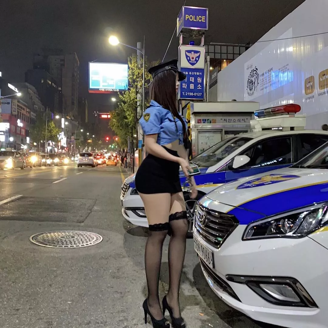 Please arrest me officer