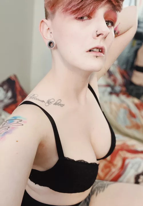 posing in my underwearrr