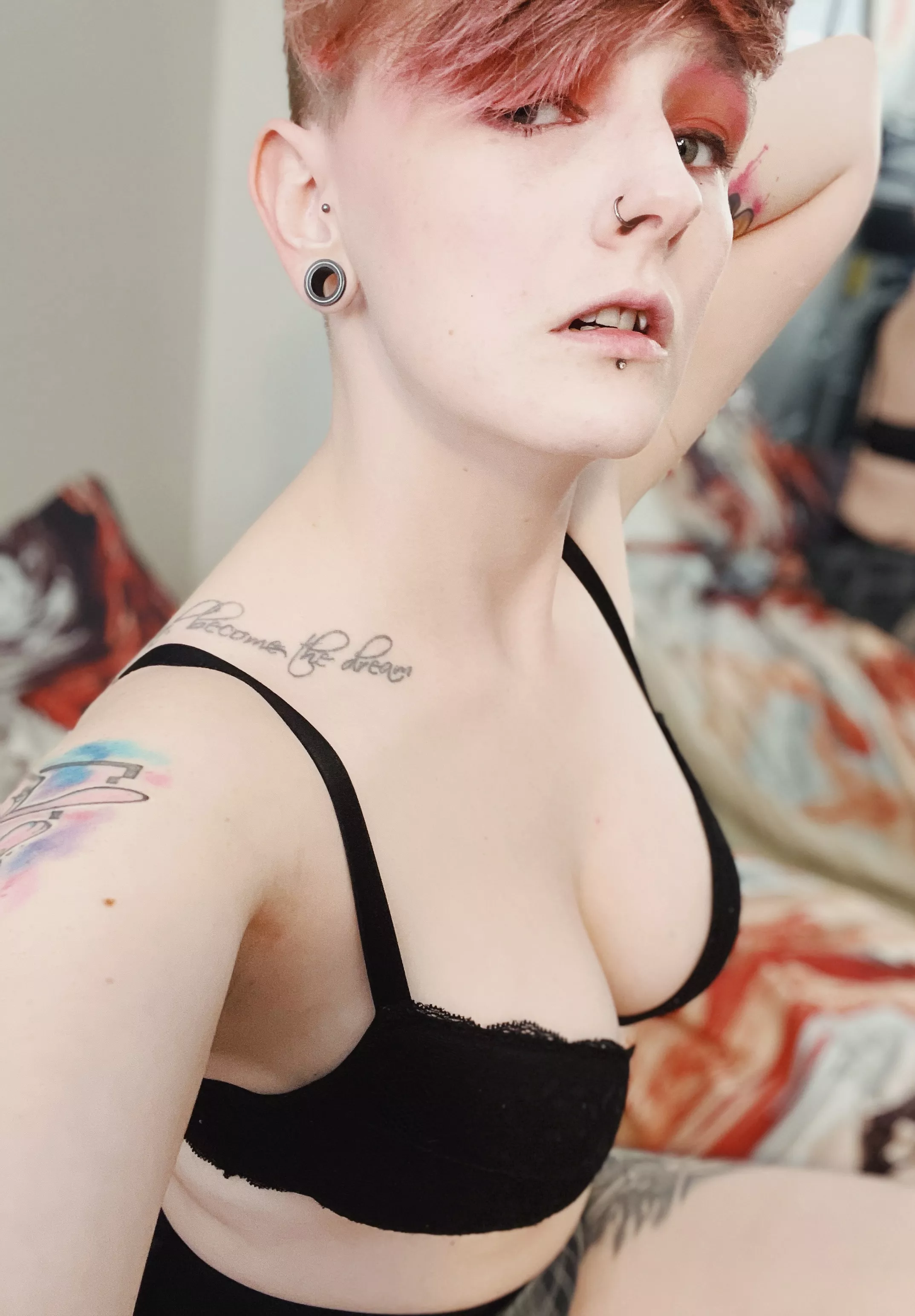 posing in my underwearrr