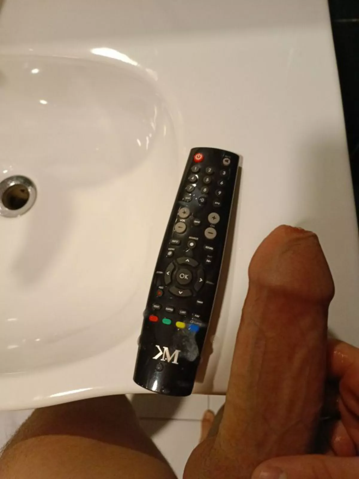 [Proof] Cum on hotel room tv remote