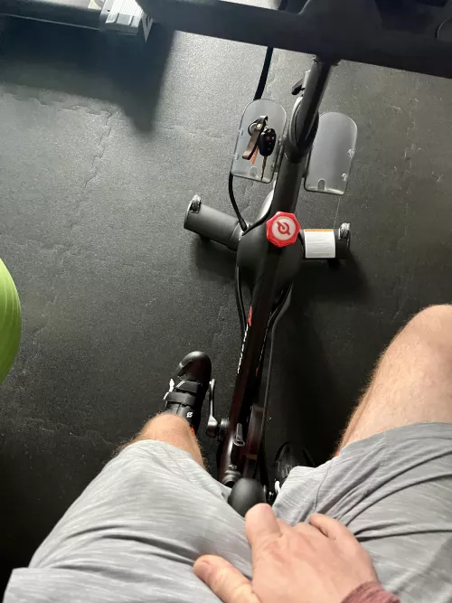 Quick bulge grab at the gym