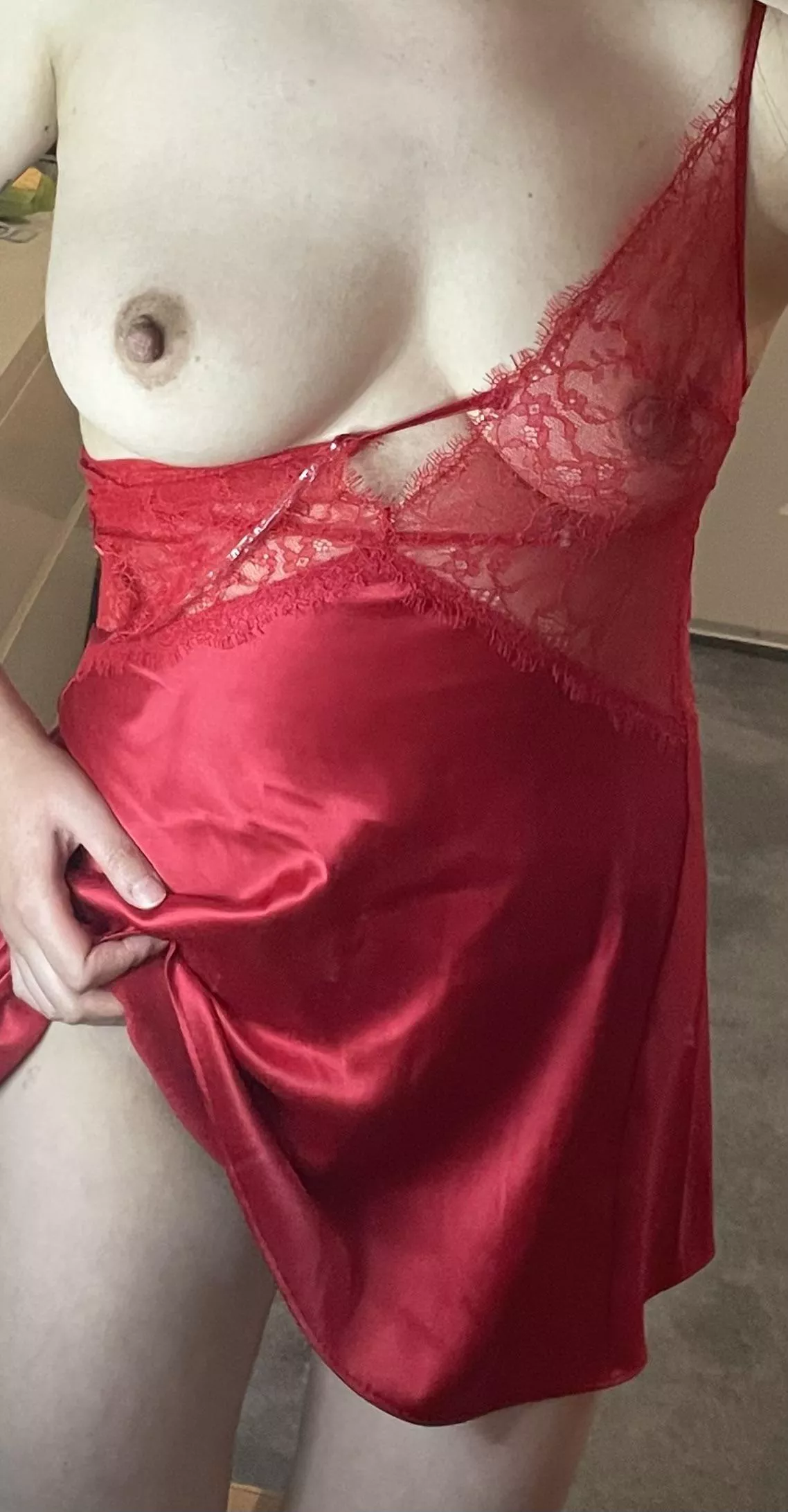 Should I lift this dress up higher? 😜