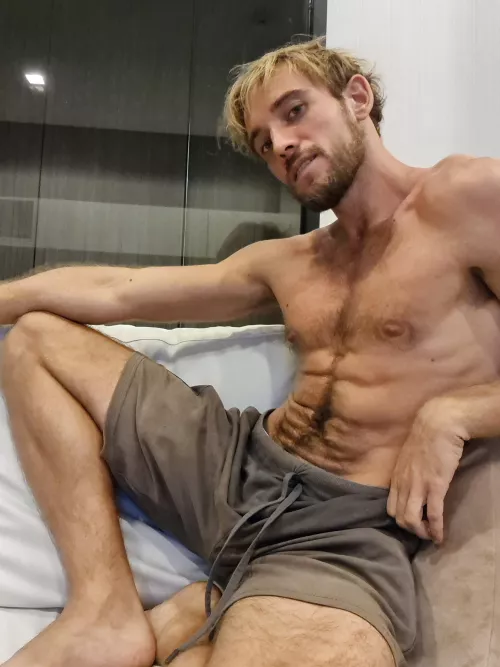 sup sup ? like the lighting and maybe the model too ?