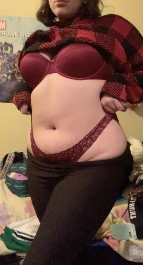 thankful for curves this thanksgiving 🥰 (20F)